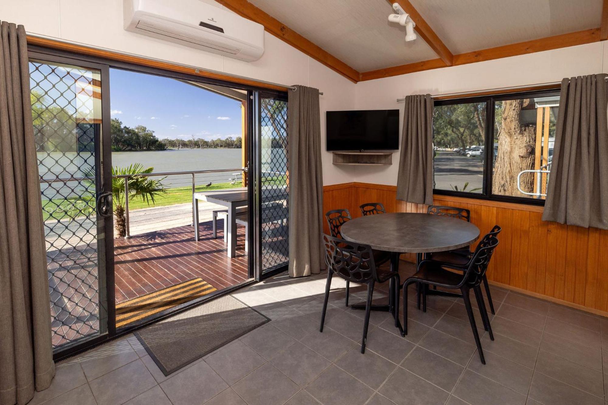 Big4 Renmark Riverfront Holiday Park Bagian luar foto