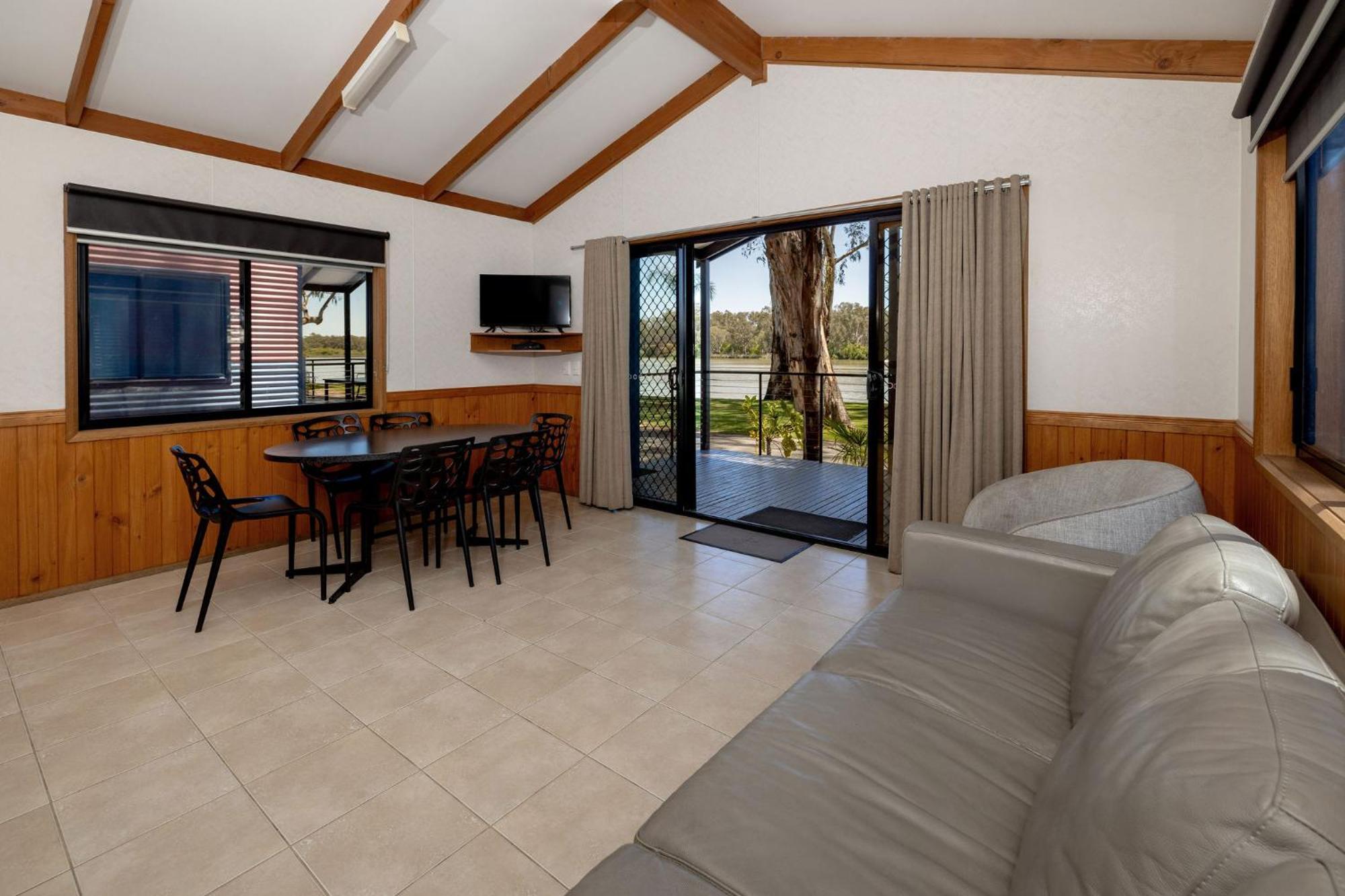 Big4 Renmark Riverfront Holiday Park Bagian luar foto