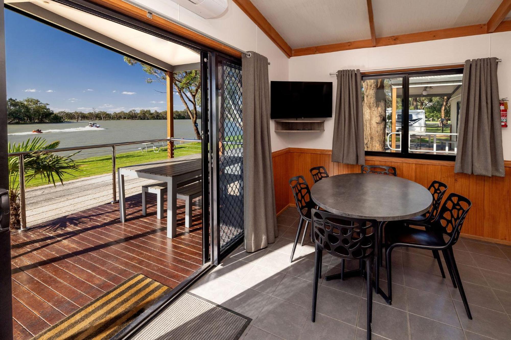 Big4 Renmark Riverfront Holiday Park Bagian luar foto