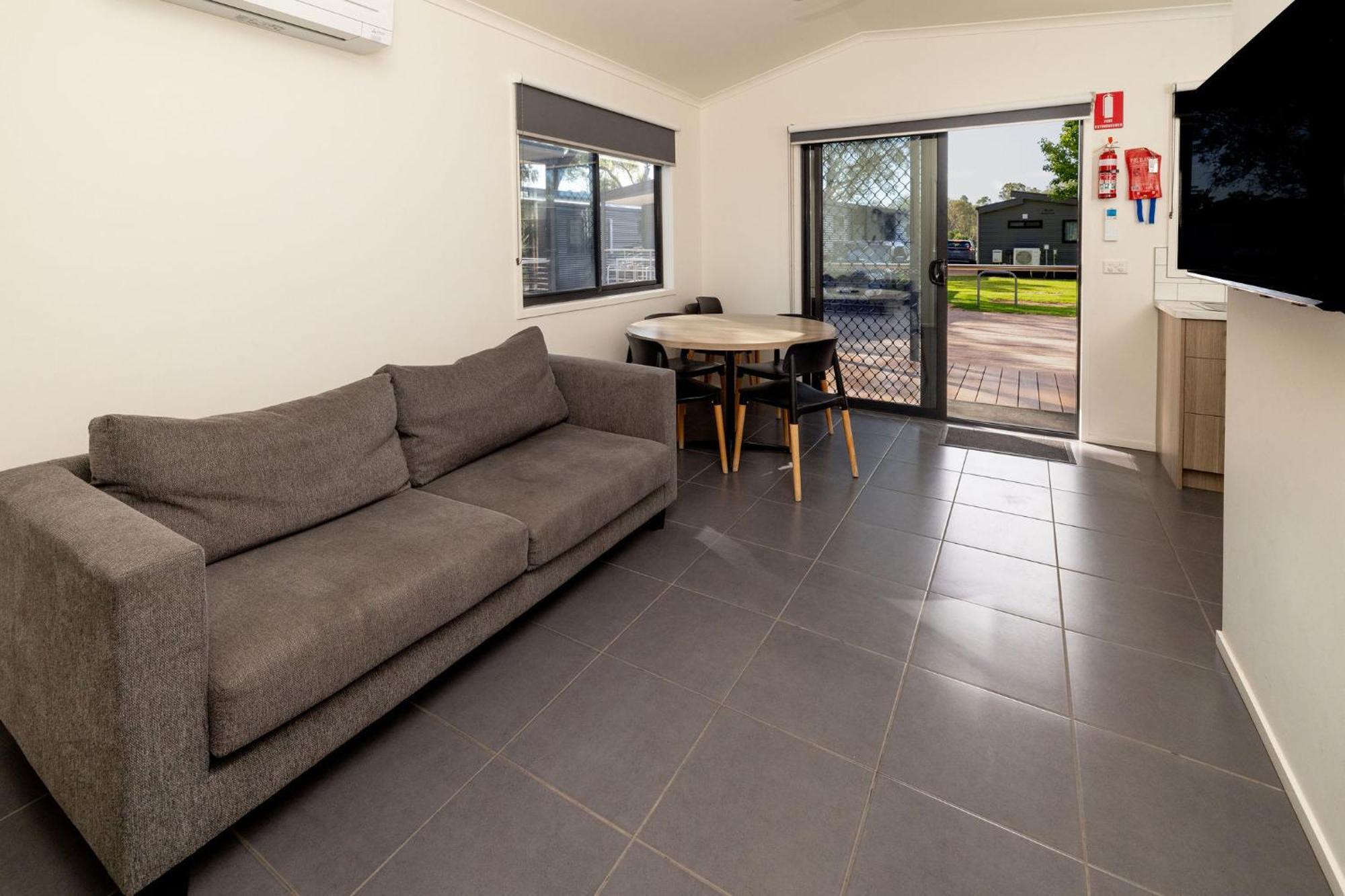 Big4 Renmark Riverfront Holiday Park Bagian luar foto