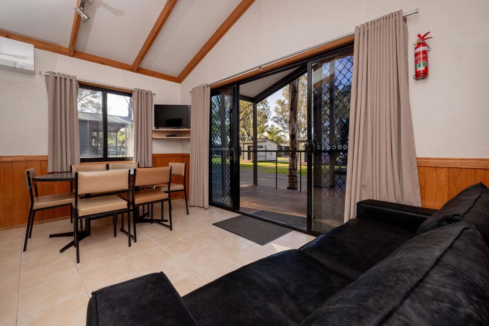 Big4 Renmark Riverfront Holiday Park Bagian luar foto