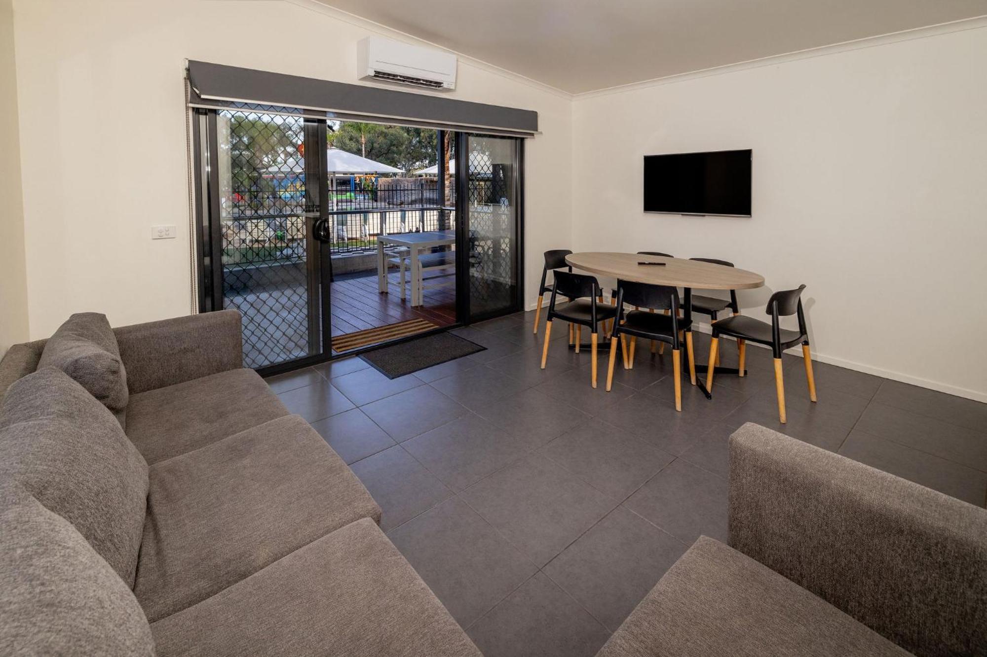 Big4 Renmark Riverfront Holiday Park Bagian luar foto
