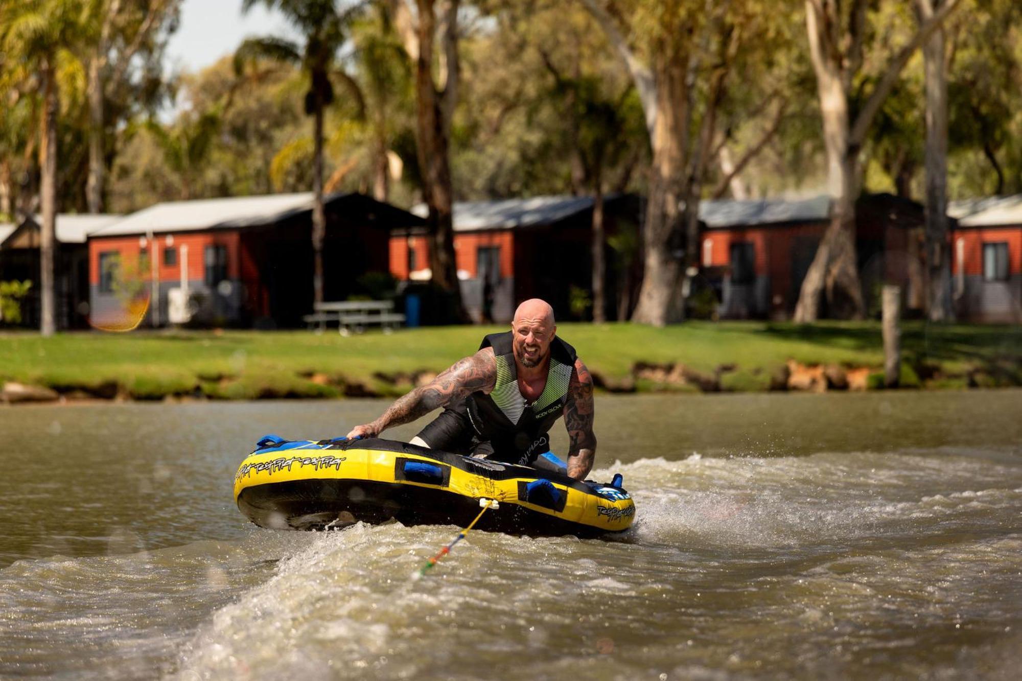 Big4 Renmark Riverfront Holiday Park Bagian luar foto