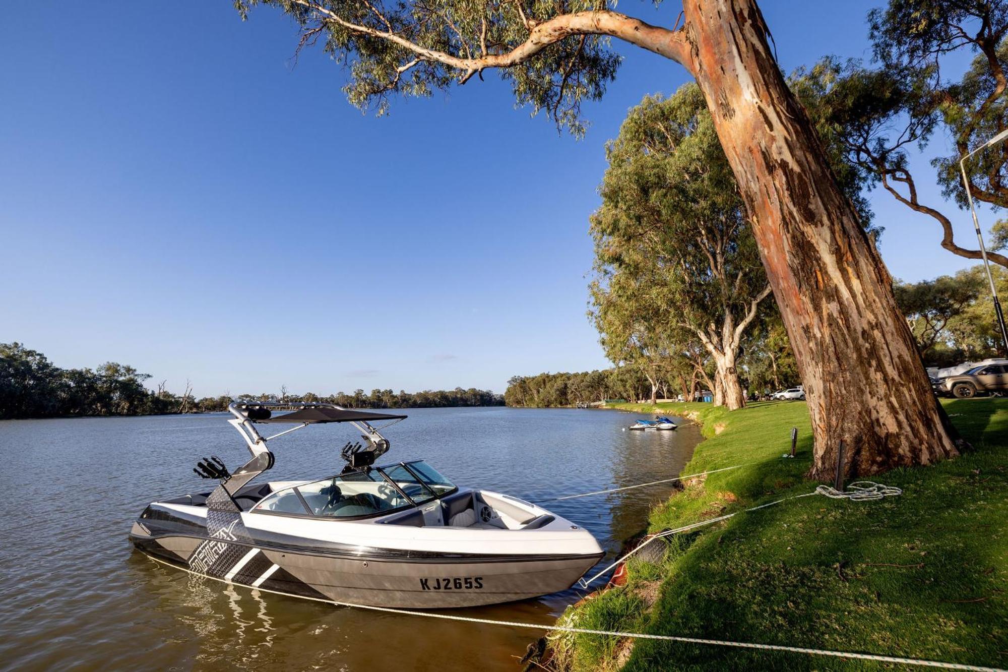 Big4 Renmark Riverfront Holiday Park Bagian luar foto